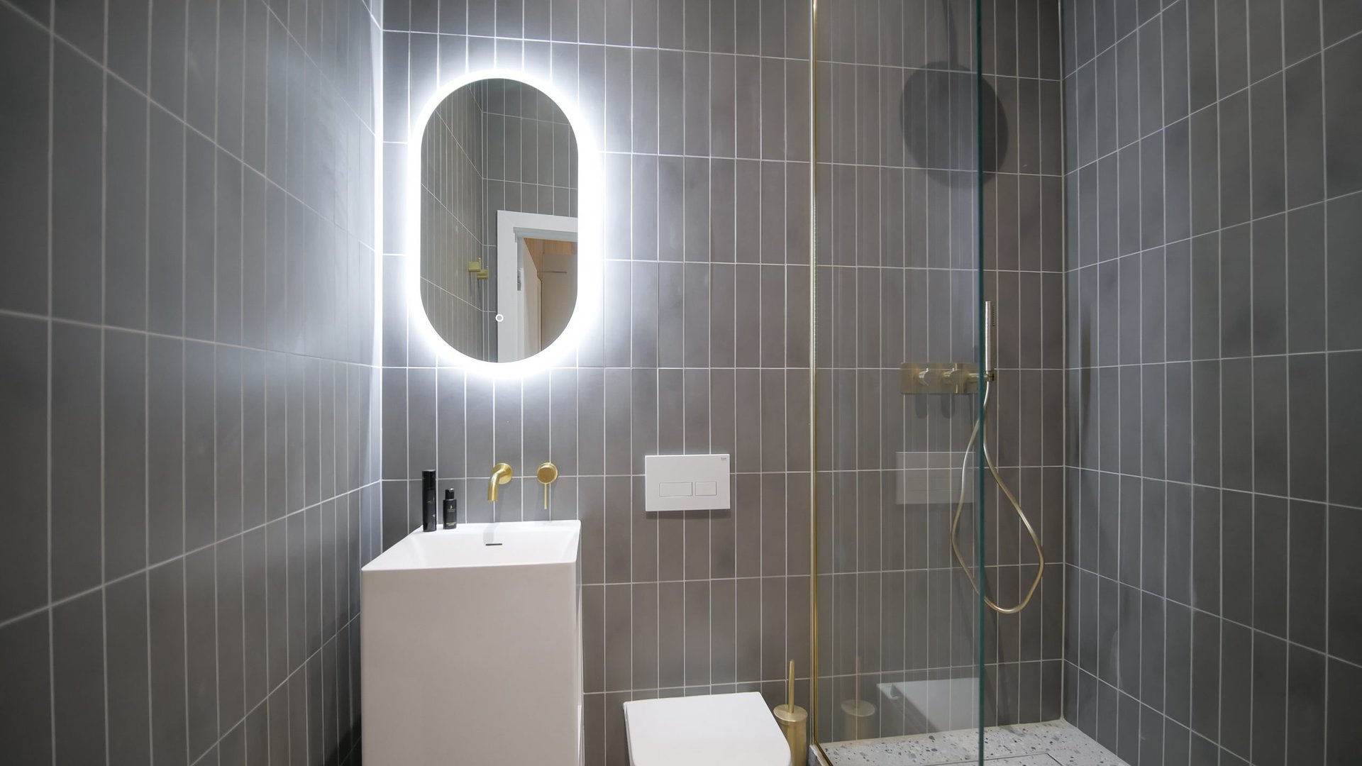 one-landscape-bathroom