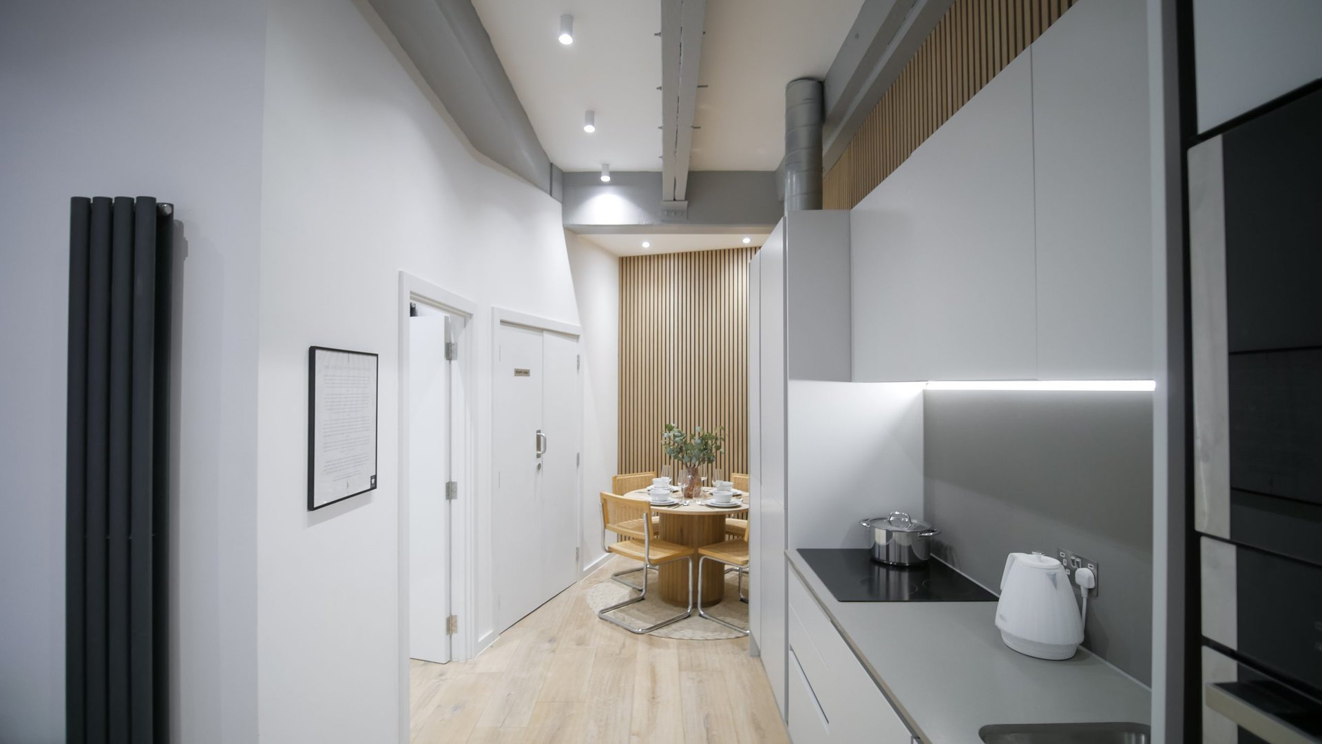 modern-kitchen-dining-area